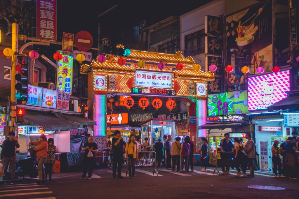Visa Đài Loan - Cảnh chợ đêm tấp nập người qua lại