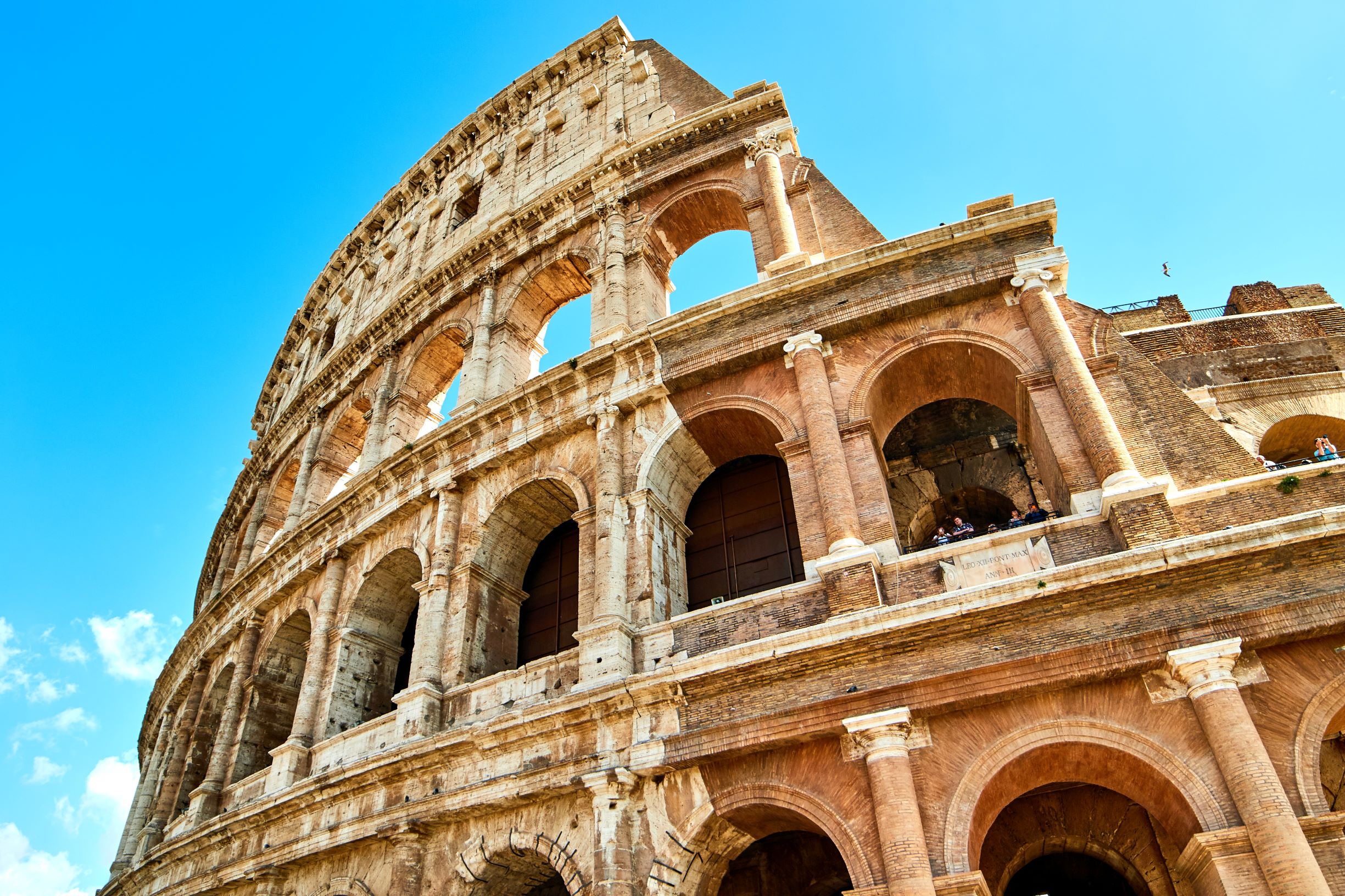 Đấu trường La Mã là điểm dừng chân không thể bỏ qua khi du lịch tại Ý.